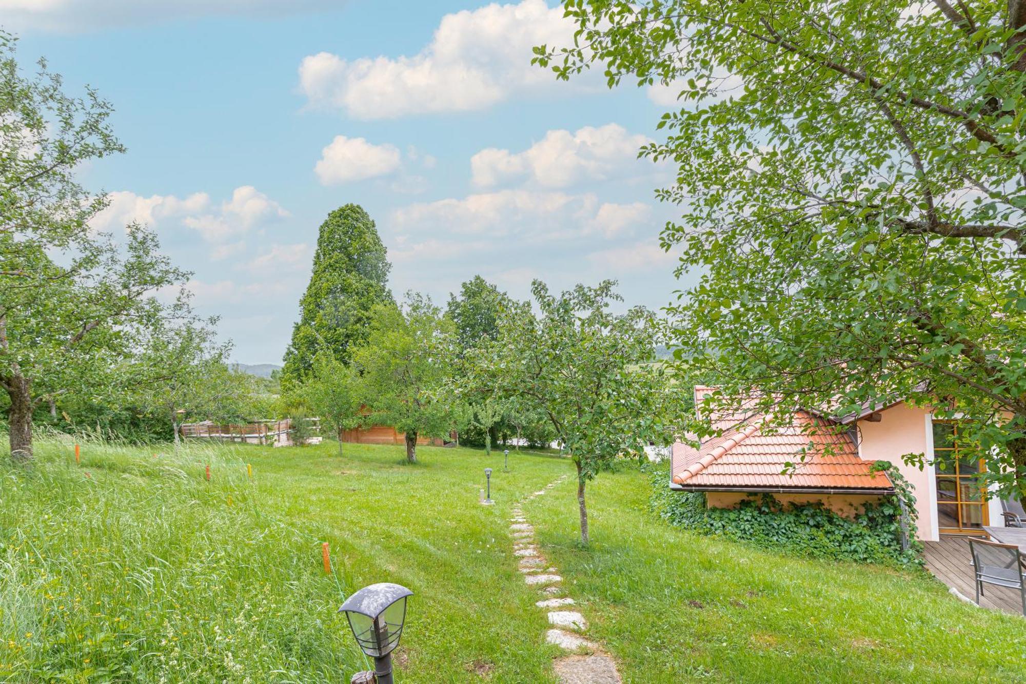 House Na Meji With Sauna - Happy Rentals Пивка Екстериор снимка